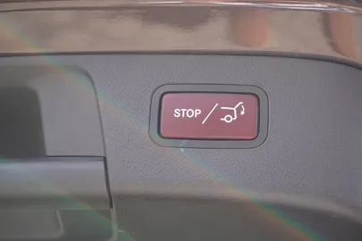 Car image 34