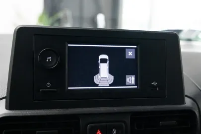 Car image 31