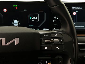 Car image 38