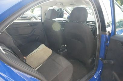 Car image 30