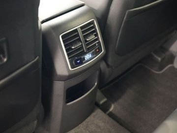 Car image 33