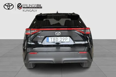Car image 3