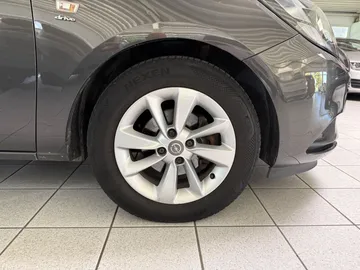 Car image 24