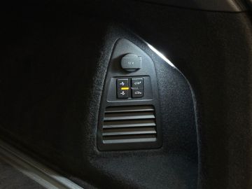 Car image 36