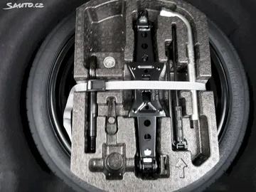 Car image 32