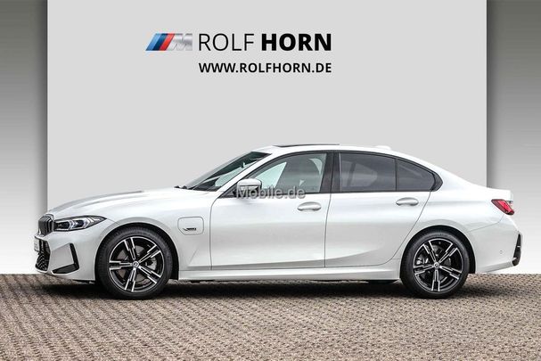 BMW 330 e 215 kW image number 6