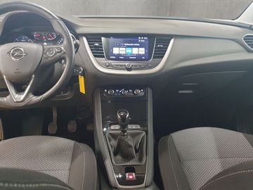 Car image 15