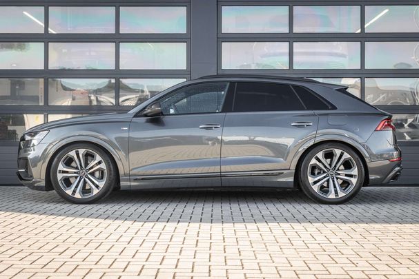 Audi Q8 55 TFSIe quattro 280 kW image number 12