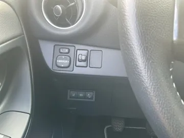 Car image 29
