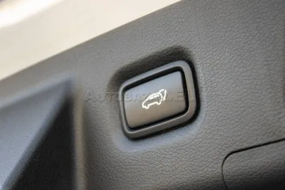 Car image 60