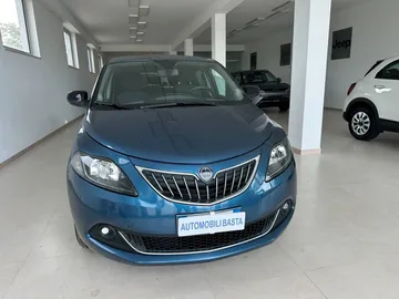 Car image 2