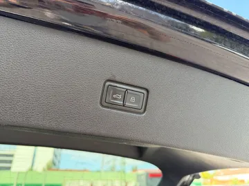 Car image 47