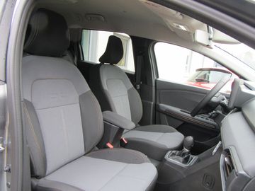 Car image 13