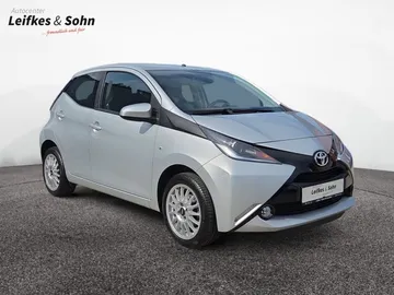 Car image 3