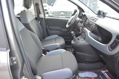 Car image 11