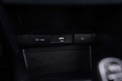 Car image 26