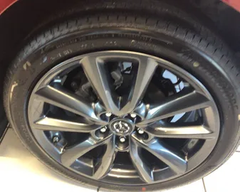 Car image 9