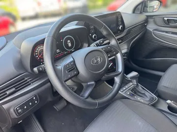 Car image 13