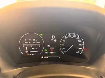 Car image 32