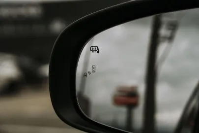 Car image 32
