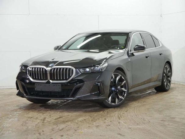 BMW 550 e xDrive 360 kW image number 1