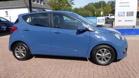 Car image 4