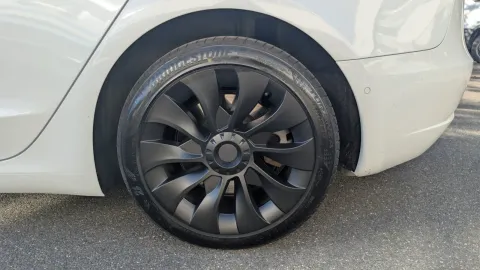 Car image 31