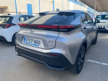Car image 5