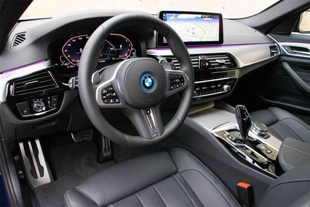 BMW 530 Touring xDrive 215 kW image number 8