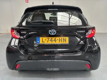Car image 27