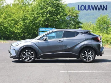 Car image 4
