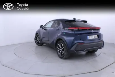 Car image 4