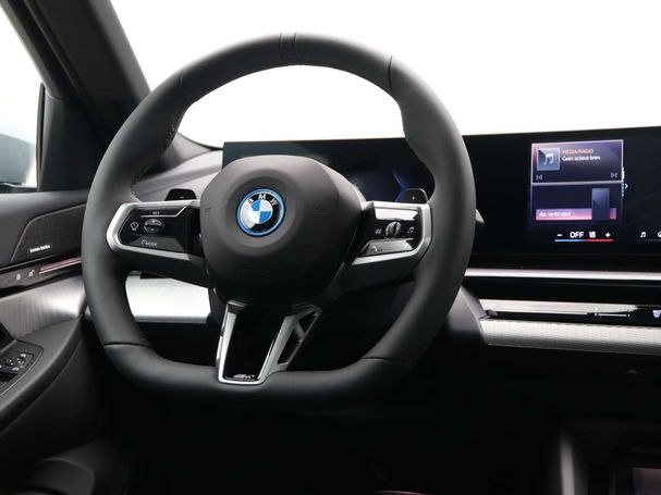 BMW 530 Touring 215 kW image number 3