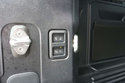 Car image 33