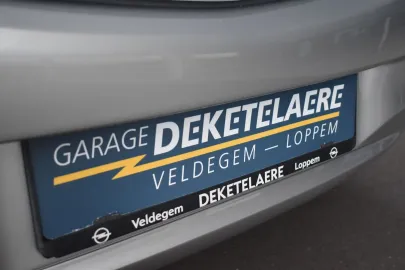 Car image 23