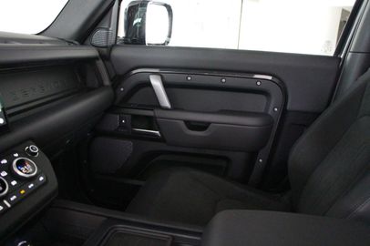 Car image 31