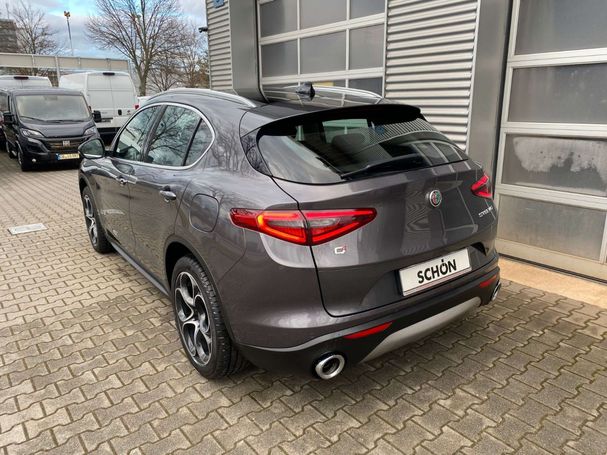 Alfa Romeo Stelvio 2.2 Q4 Lusso 154 kW image number 4