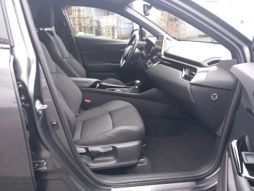 Car image 14