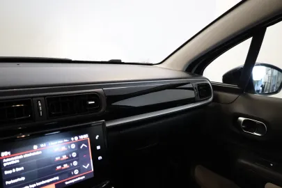 Car image 28