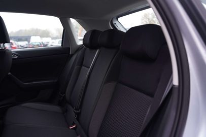 Car image 31