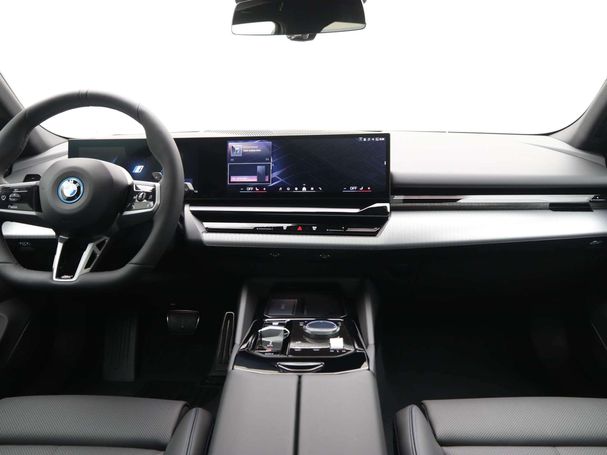 BMW 530 Touring 146 kW image number 13