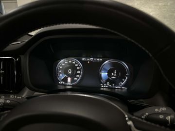 Car image 32