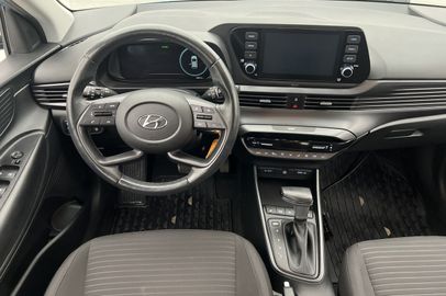 Car image 12