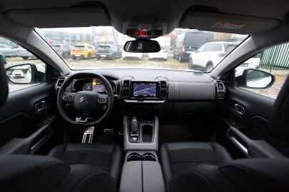 Car image 13