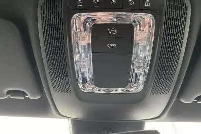 Car image 35