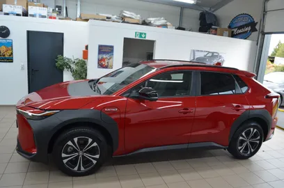 Car image 3