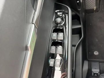 Car image 29