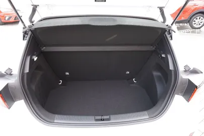 Car image 30