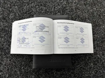 Car image 26