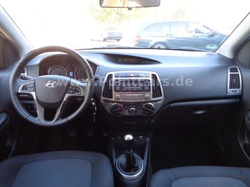 Car image 12